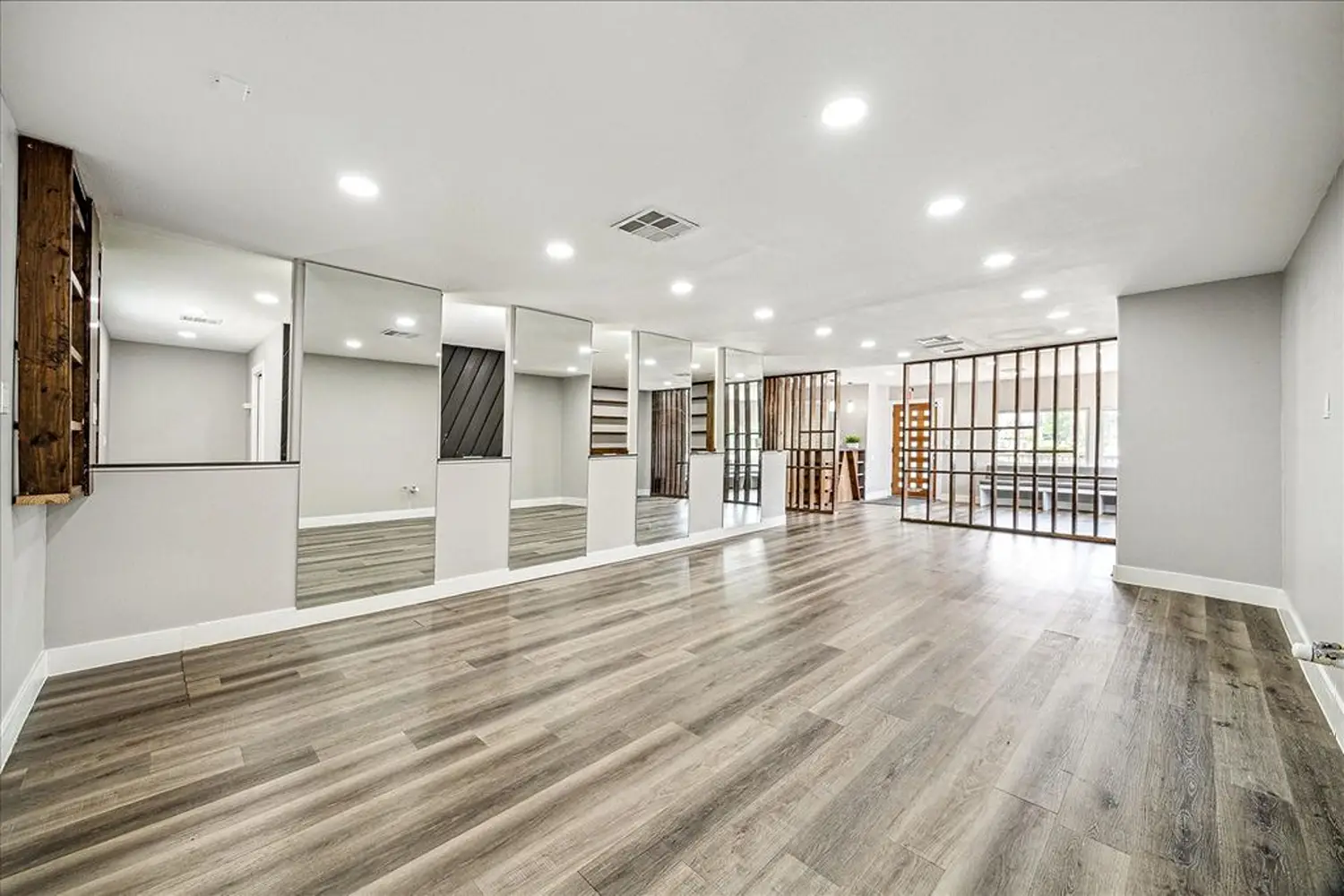 2106 Antoine Dr (16)