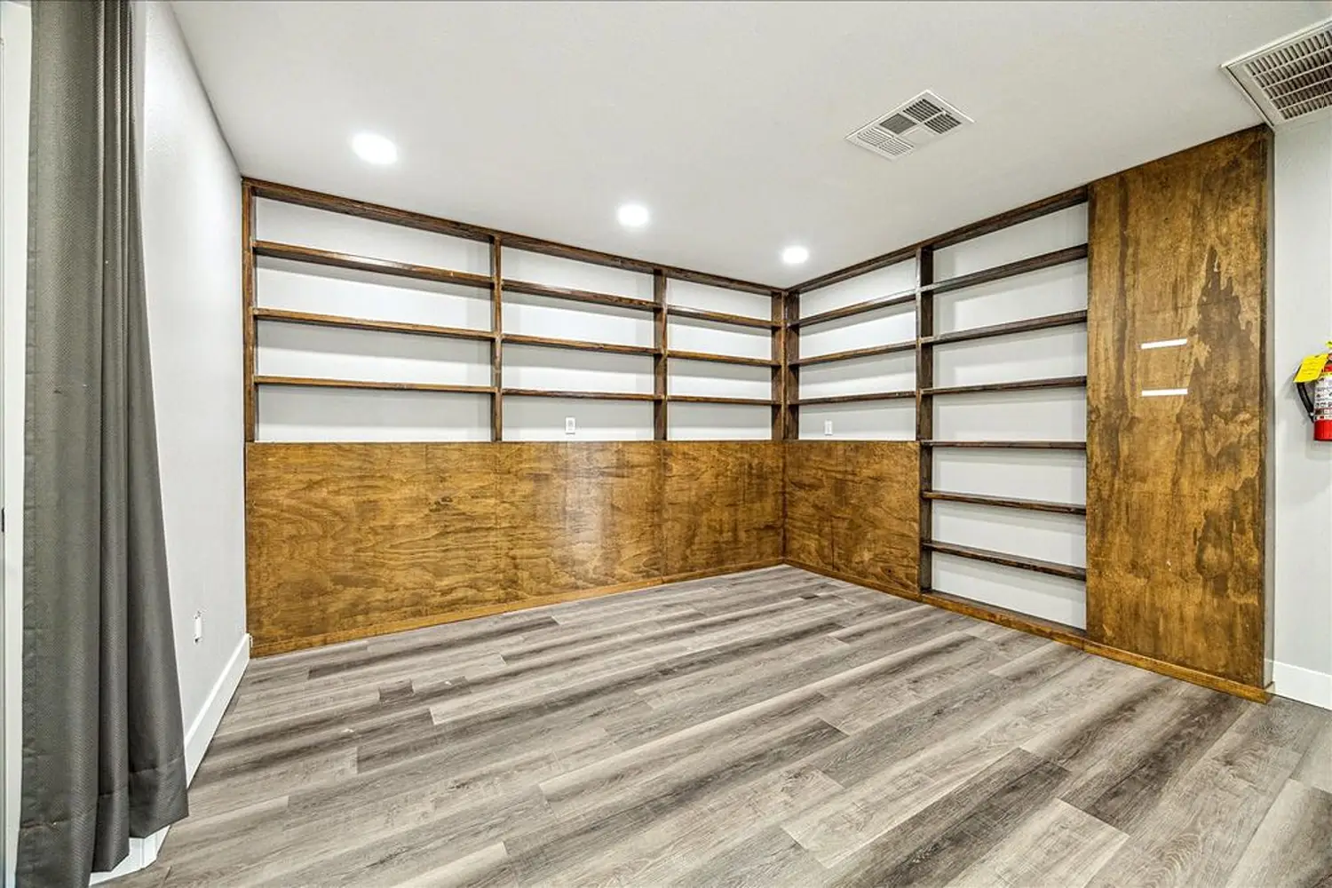 2106 Antoine Dr (18)